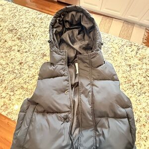 Fabletics Essential Cropped Hooded Puffer Vest